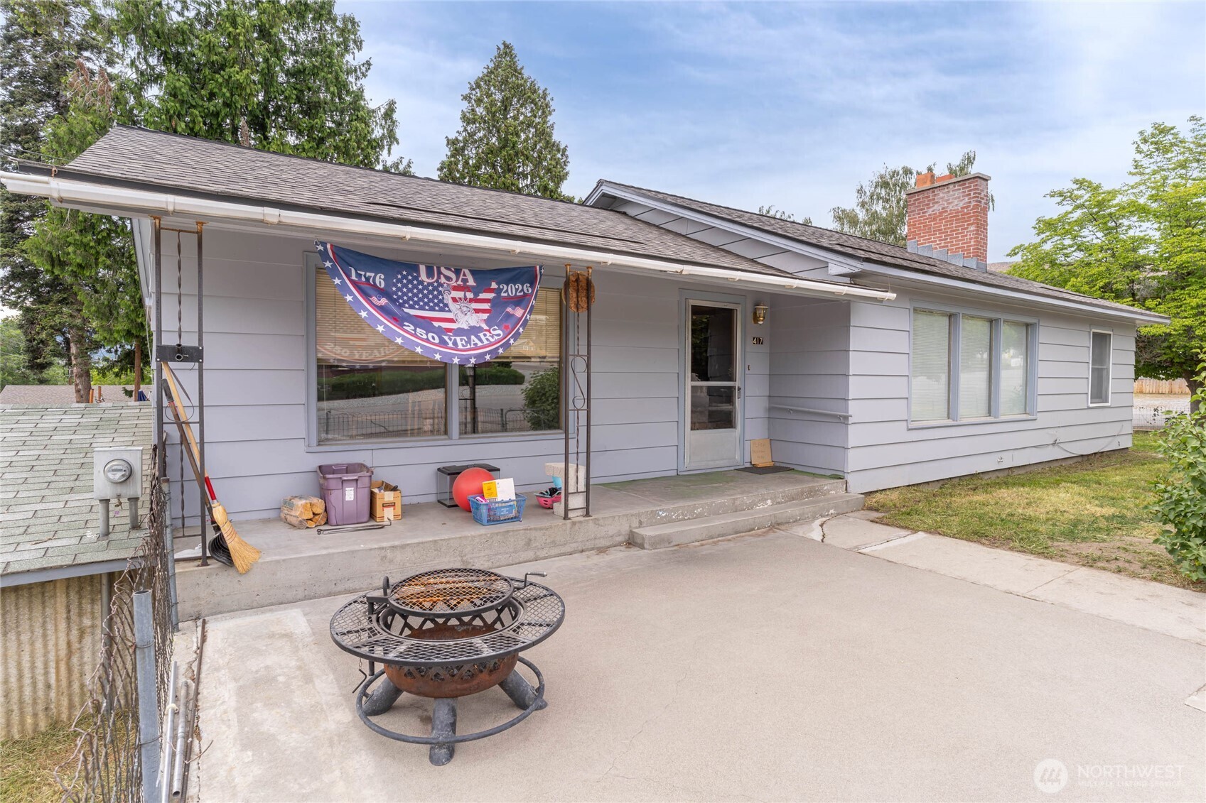417 North Sanders Street Chelan, WA 98816 - Photo 7 of 25