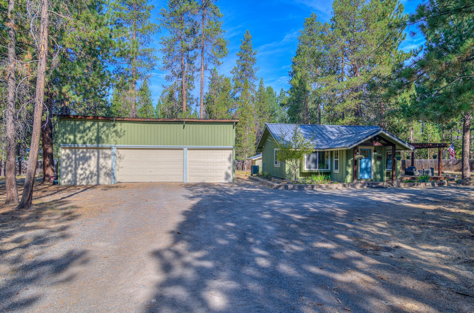 17592 Holgate Road La Pine, OR 97739 - Photo 4 of 28 17592 Holgate Ct., LaPine, OR - 3