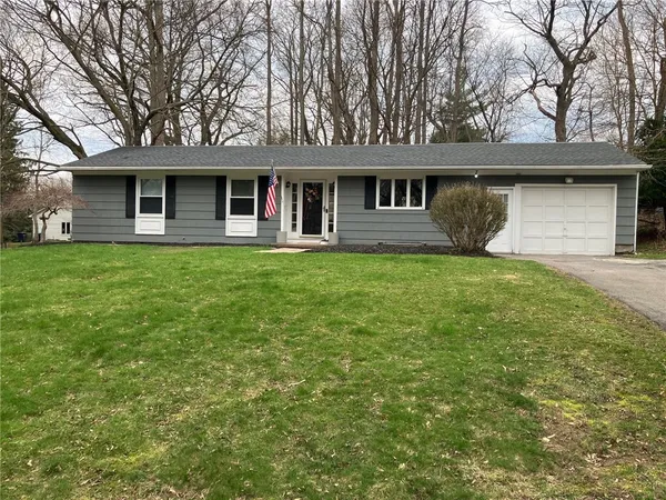 $2,700 | 4 Peachtree Lane, Pittsford, NY 14534