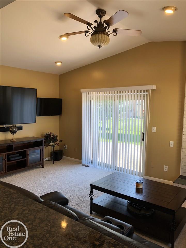 47725 Chrys Road Macomb, MI 48044 - Photo 18 of 51 50053104-17.JPG