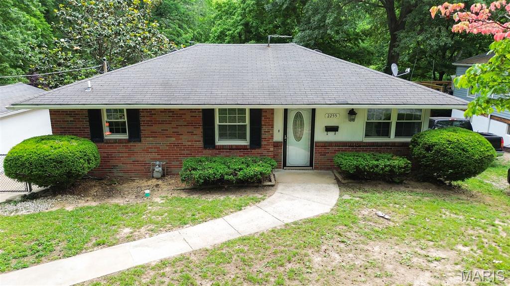 2255 Alby Street Alton, IL 62002 - Photo 3 of 67
