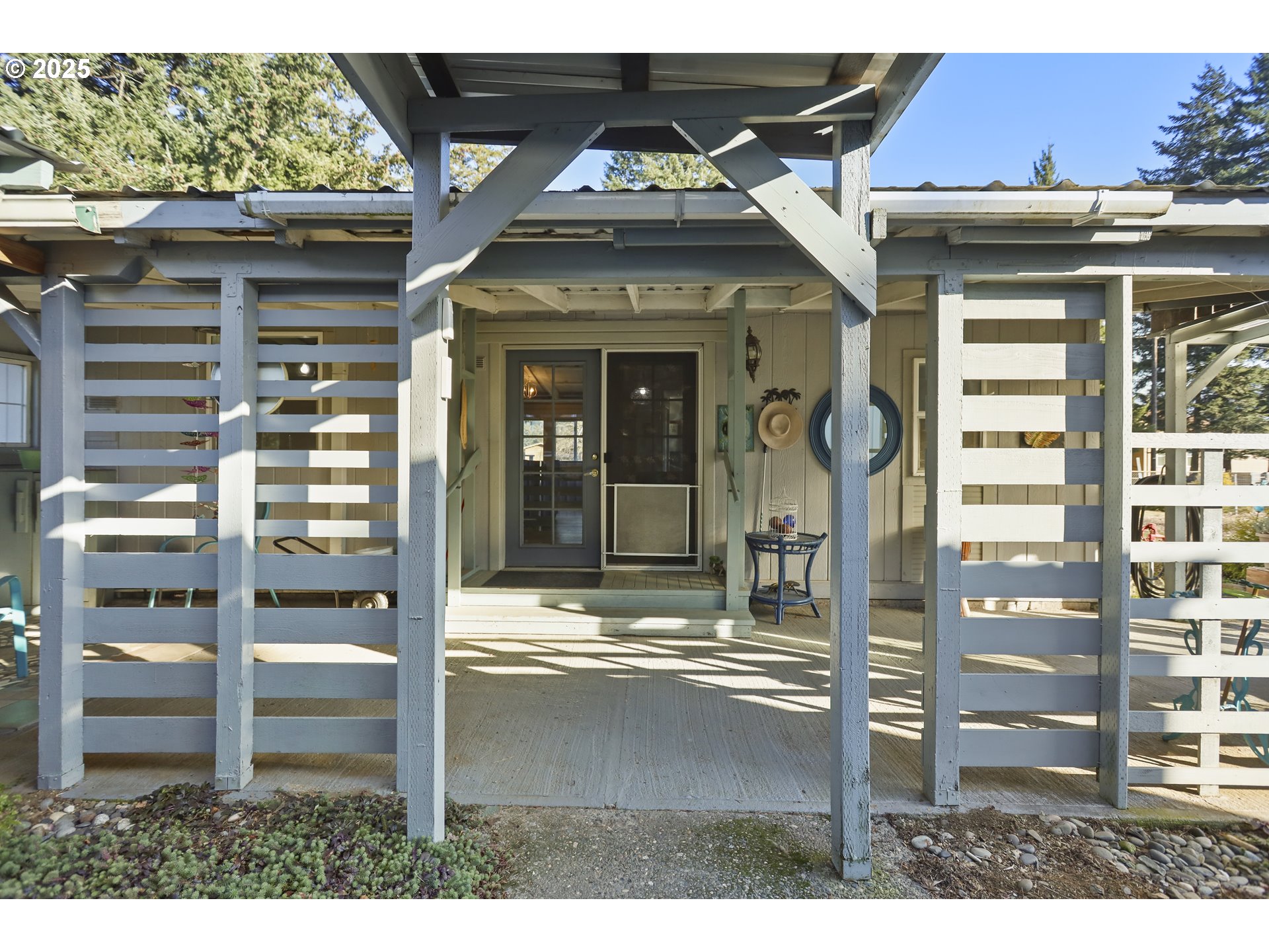12 Pearl Road Carson, WA 98610 - Photo 17 of 46 Covered Porch
