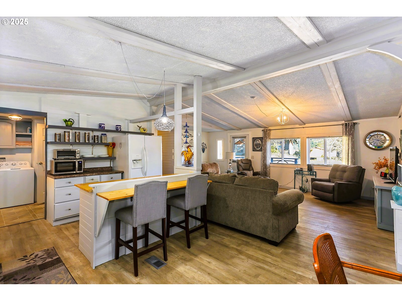 12 Pearl Road Carson, WA 98610 - Photo 23 of 46 Great Room
