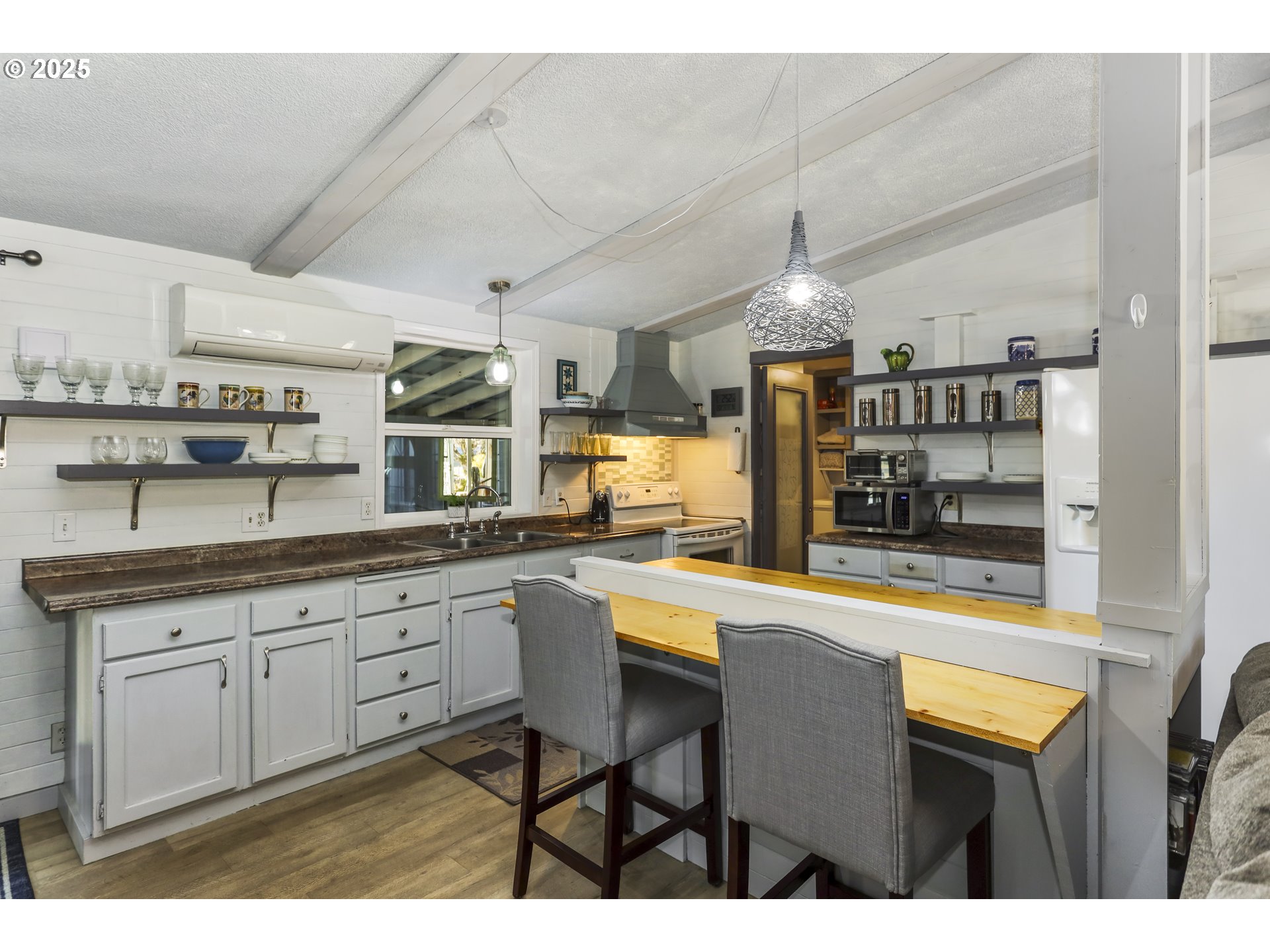 12 Pearl Road Carson, WA 98610 - Photo 25 of 46 Kitchen
