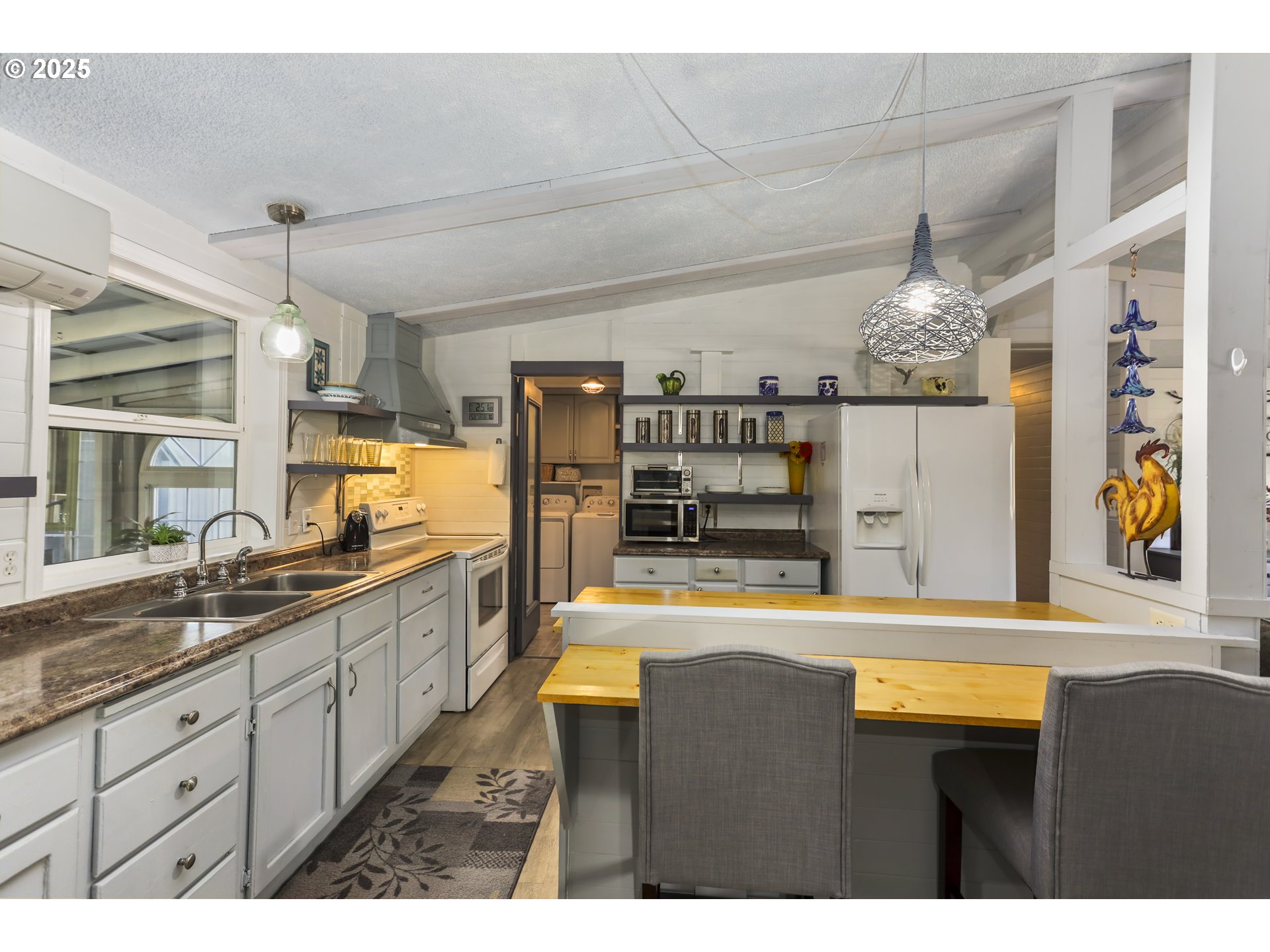 12 Pearl Road Carson, WA 98610 - Photo 26 of 46 Kitchen