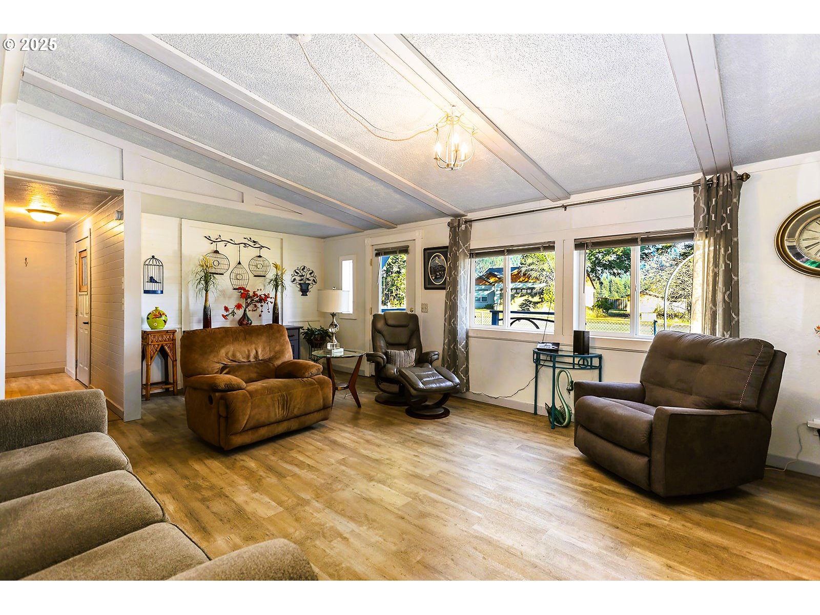 12 Pearl Road Carson, WA 98610 - Photo 29 of 46 Great Room