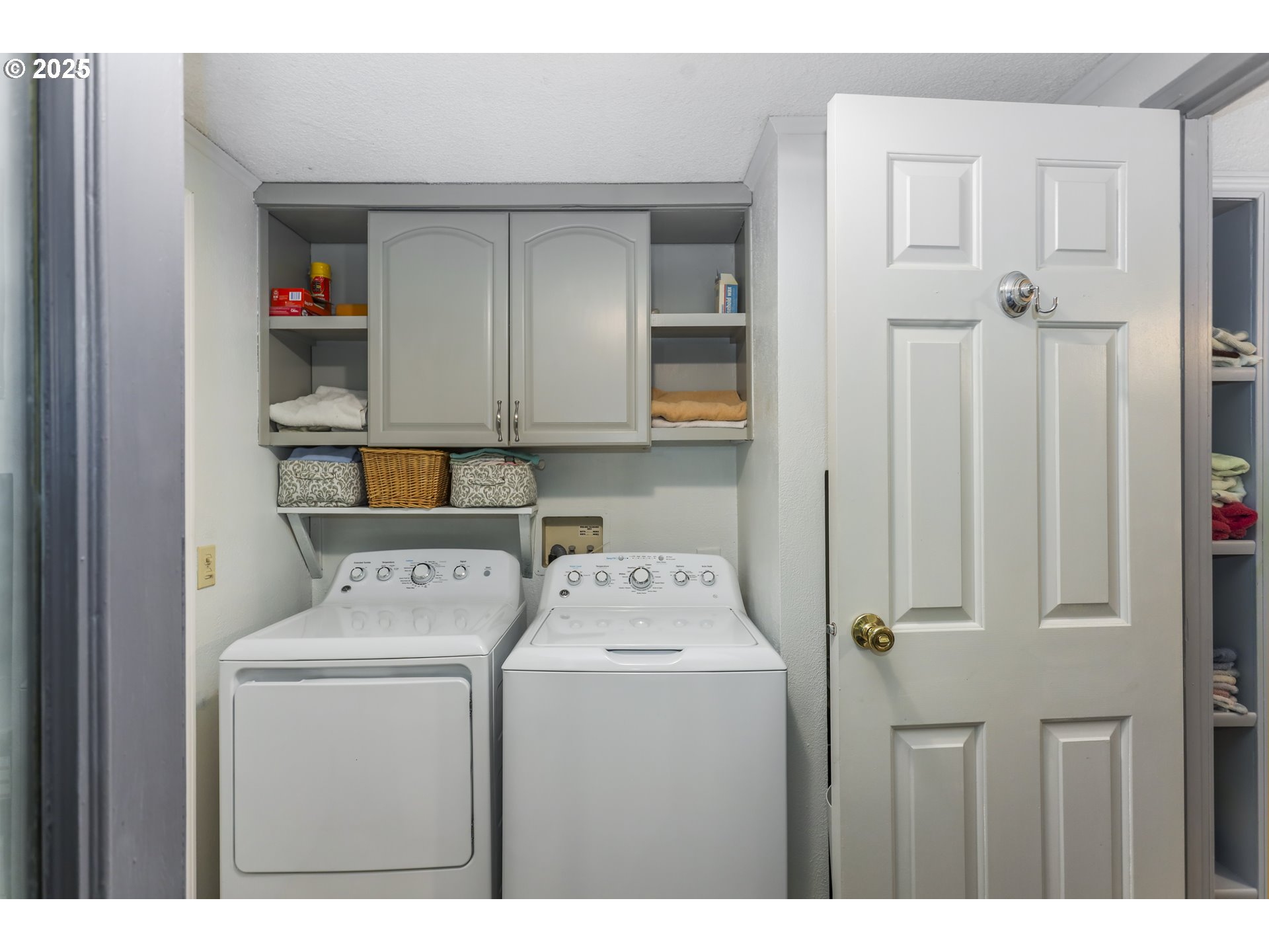12 Pearl Road Carson, WA 98610 - Photo 33 of 46 Laundry