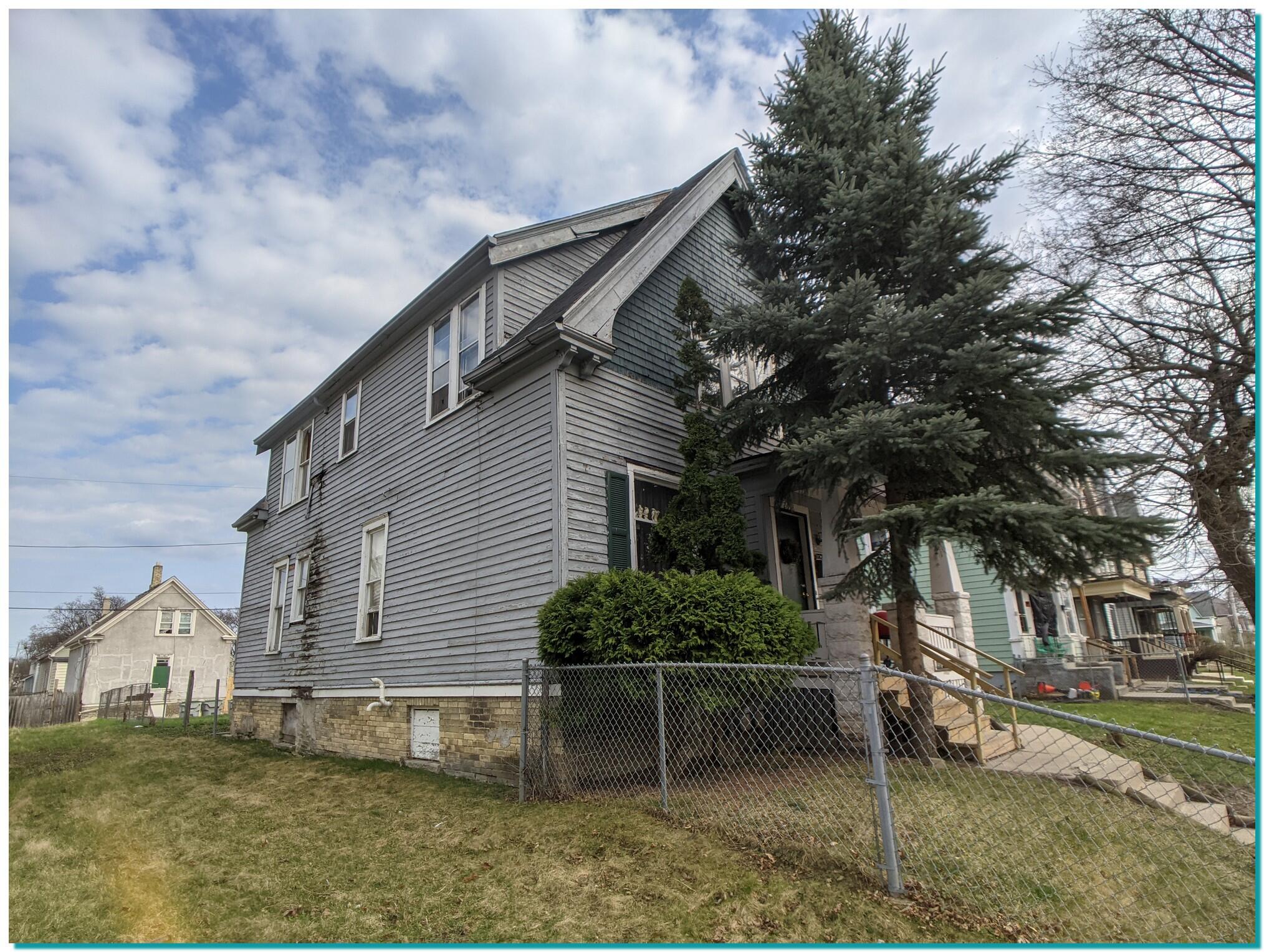 2638 North 22nd Street Milwaukee, WI 53206 - Photo 1 of 1 PXL_20210406_205959317.MP