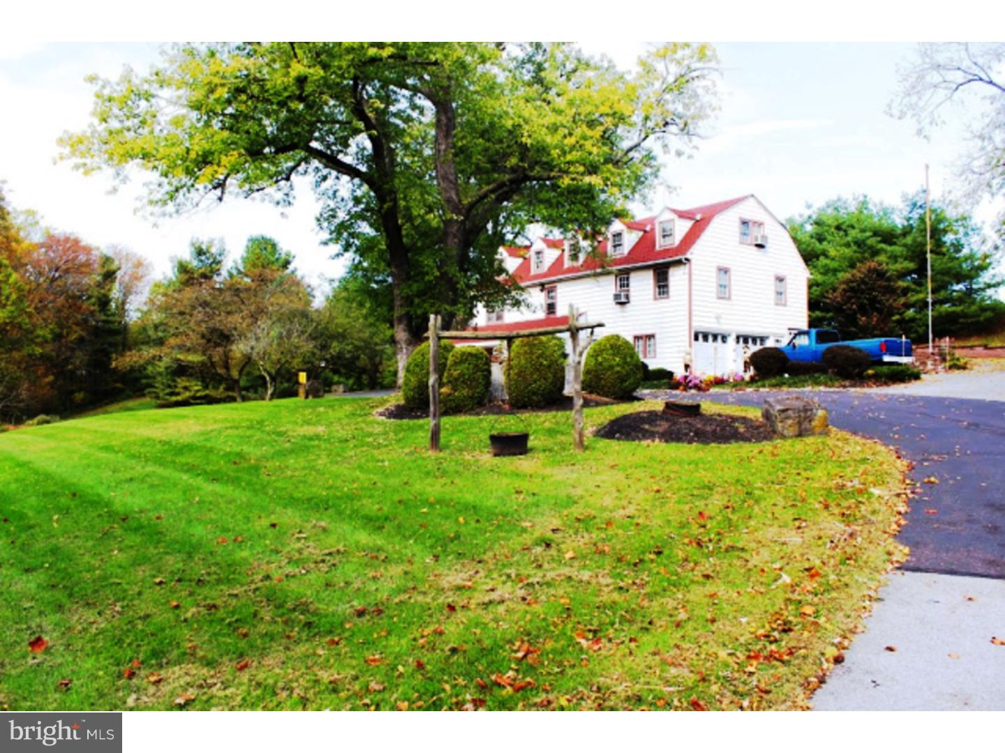 318 Limerick Center Road Pottstown, PA 19464 - Photo 3 of 25 Gallery Image 3