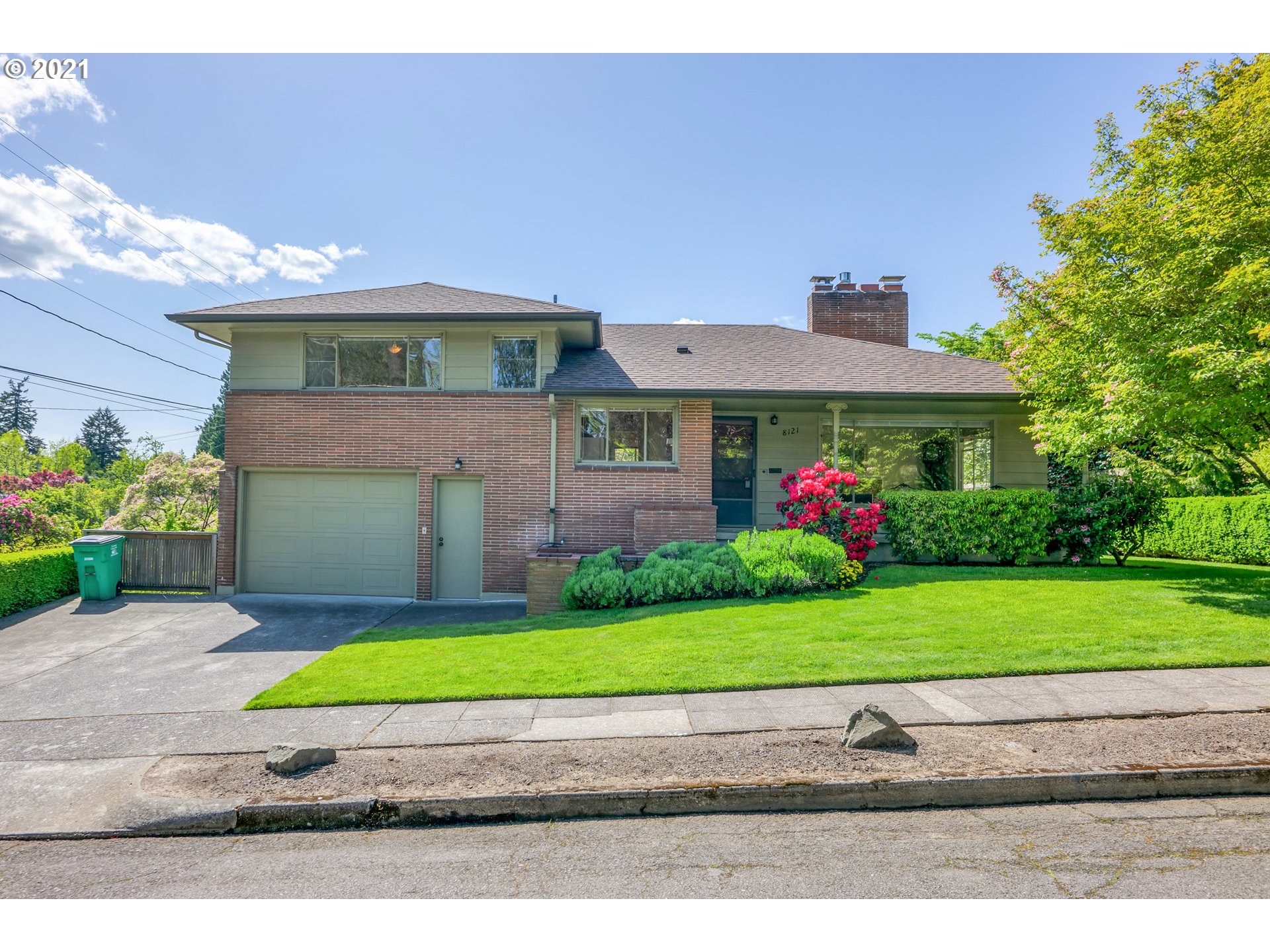 8121 Southwest 9th Avenue Portland, OR 97219 - Photo 1 of 22 Gallery Image 1