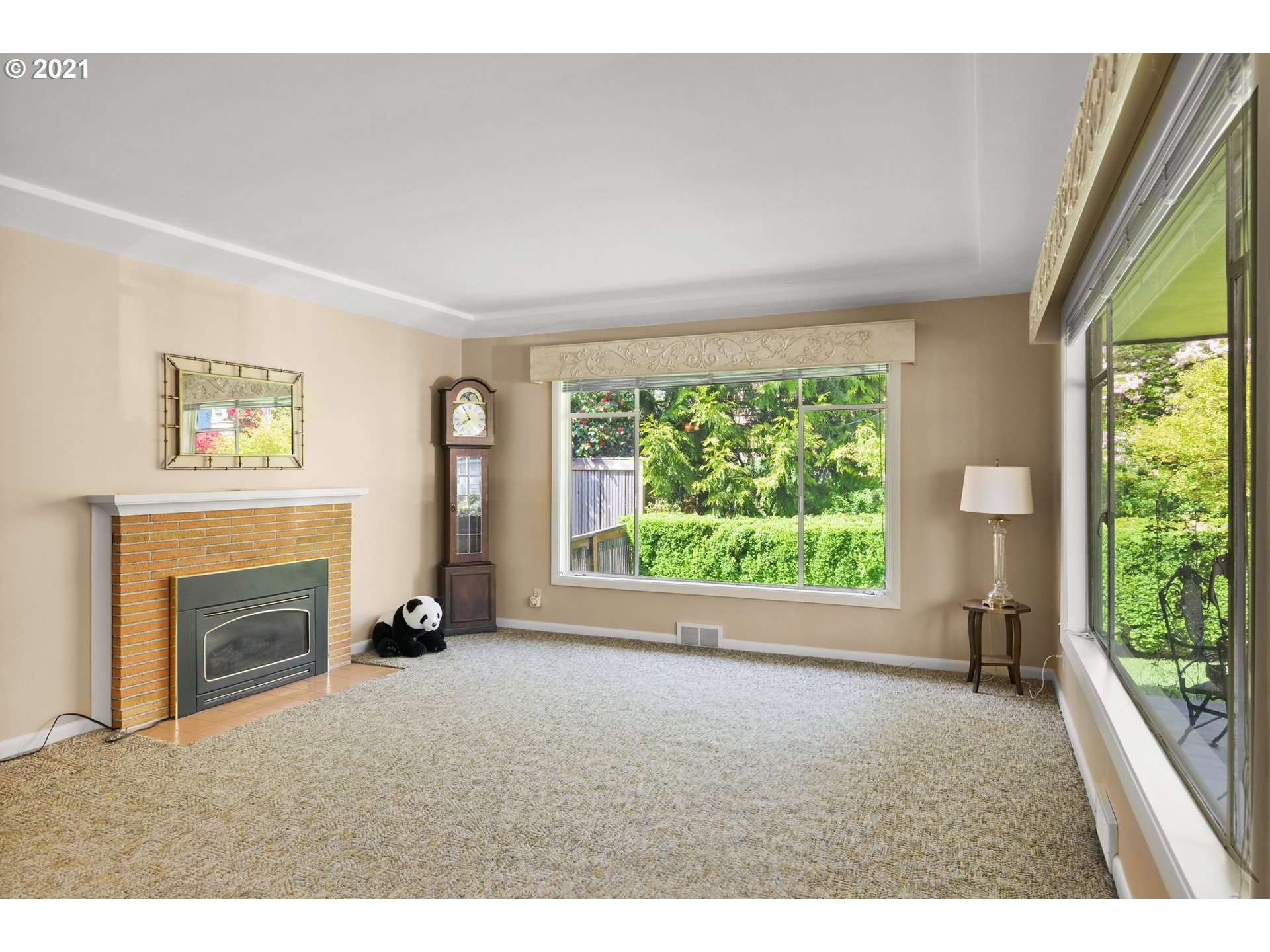 8121 Southwest 9th Avenue Portland, OR 97219 - Photo 11 of 22 Gallery Image 11