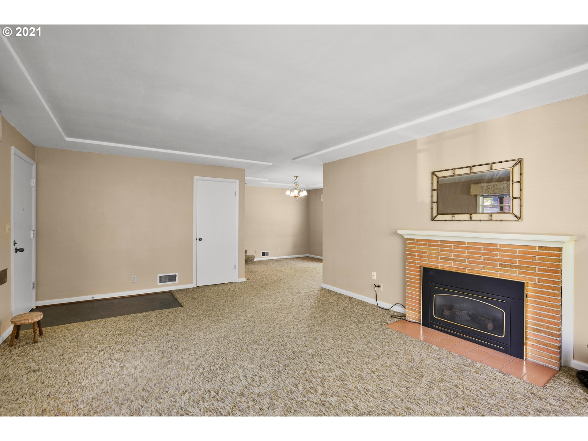 8121 Southwest 9th Avenue Portland, OR 97219 - Photo 13 of 22 Gallery Image 13