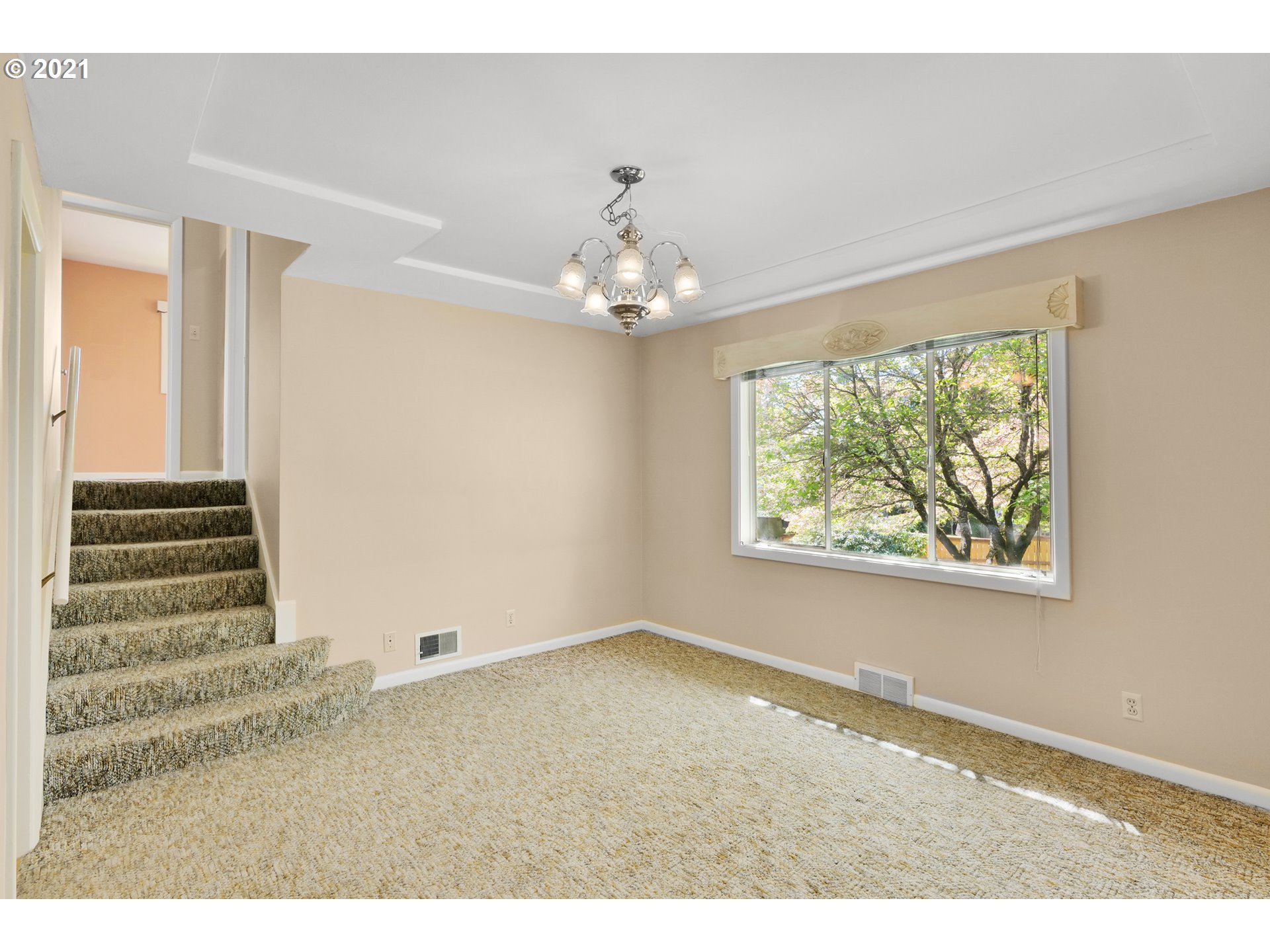 8121 Southwest 9th Avenue Portland, OR 97219 - Photo 14 of 22 Gallery Image 14
