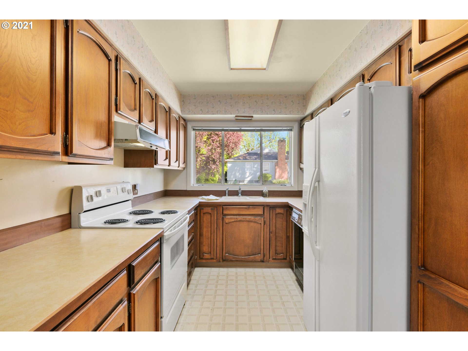 8121 Southwest 9th Avenue Portland, OR 97219 - Photo 16 of 22 Gallery Image 16