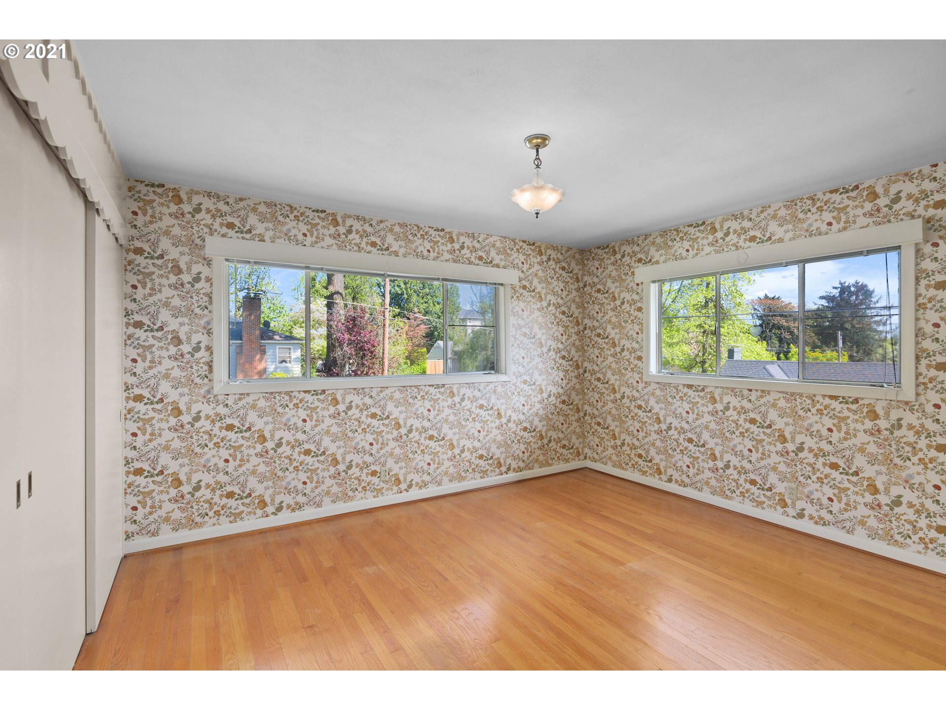 8121 Southwest 9th Avenue Portland, OR 97219 - Photo 18 of 22 Gallery Image 18