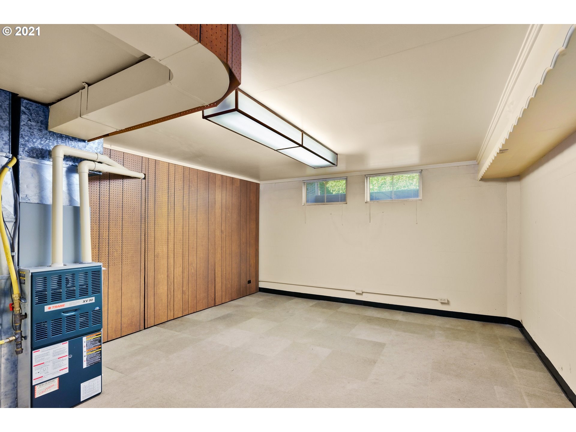 8121 Southwest 9th Avenue Portland, OR 97219 - Photo 21 of 22 Gallery Image 21