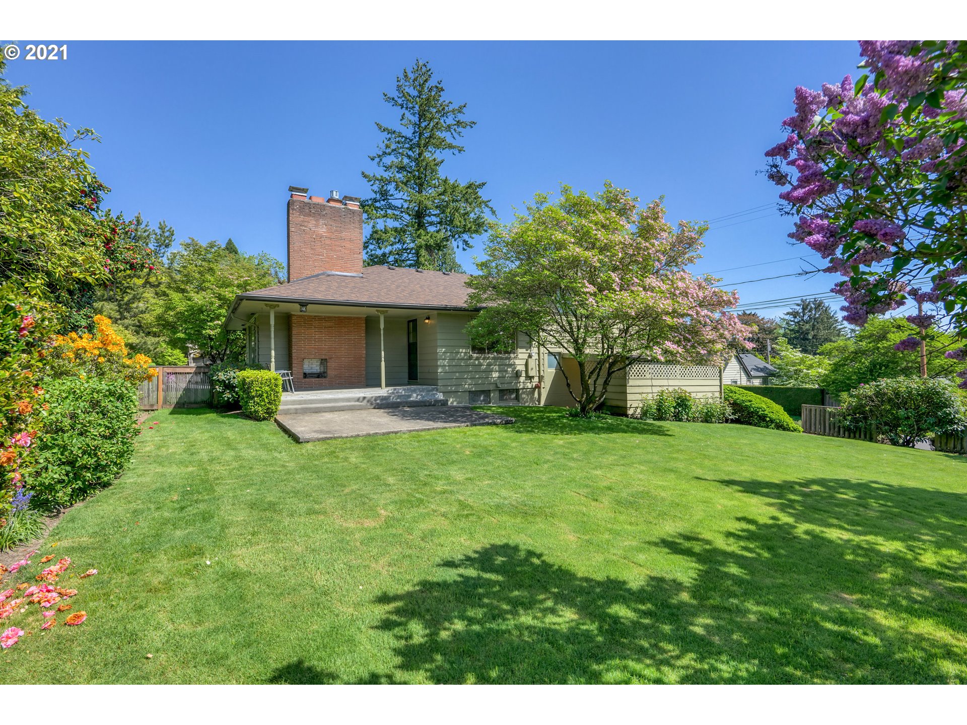 8121 Southwest 9th Avenue Portland, OR 97219 - Photo 4 of 22 Gallery Image 4