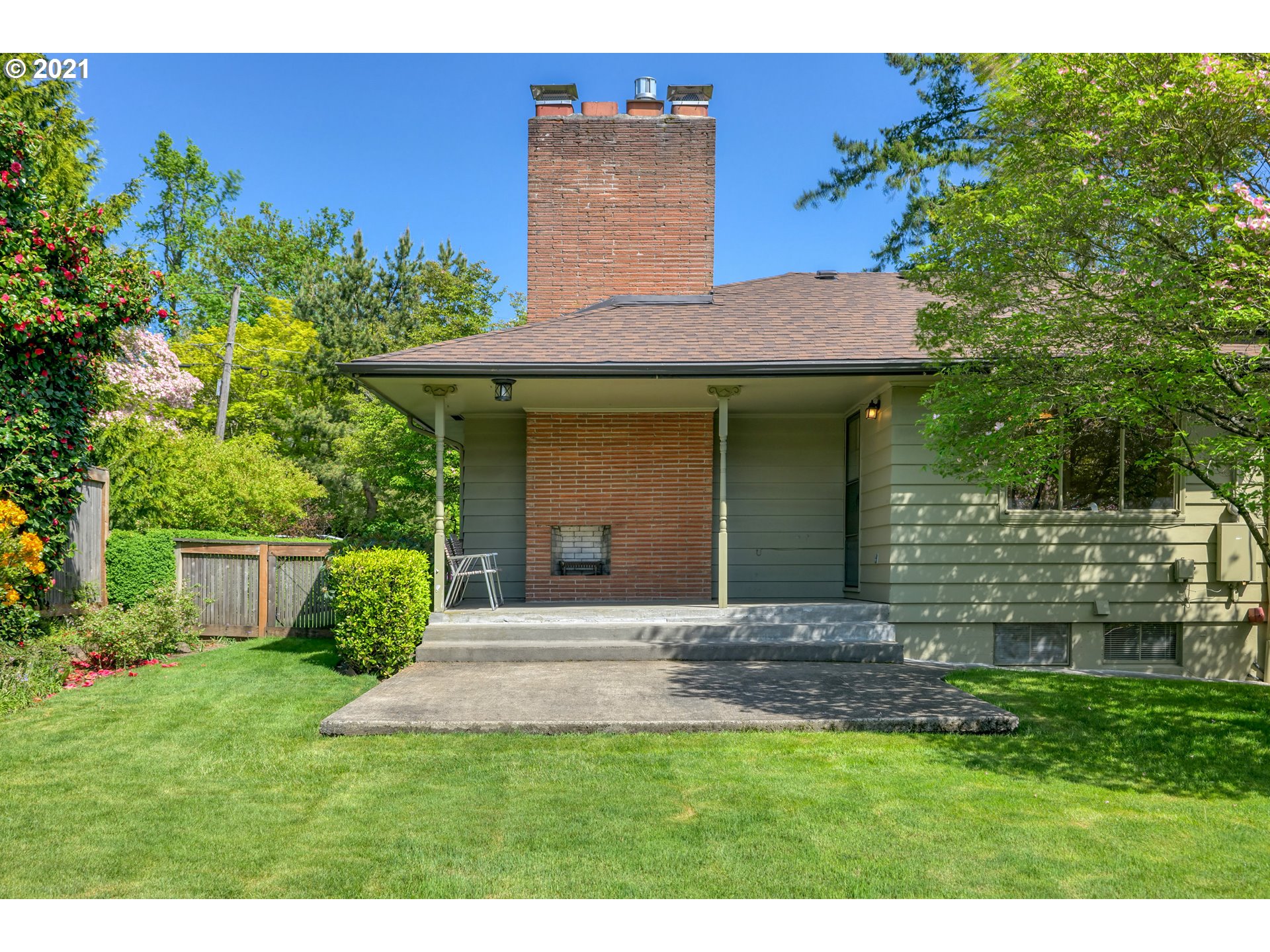 8121 Southwest 9th Avenue Portland, OR 97219 - Photo 6 of 22 Gallery Image 6