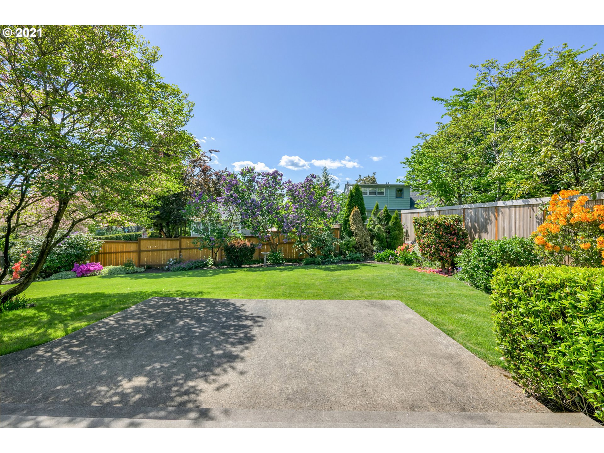 8121 Southwest 9th Avenue Portland, OR 97219 - Photo 8 of 22 Gallery Image 8