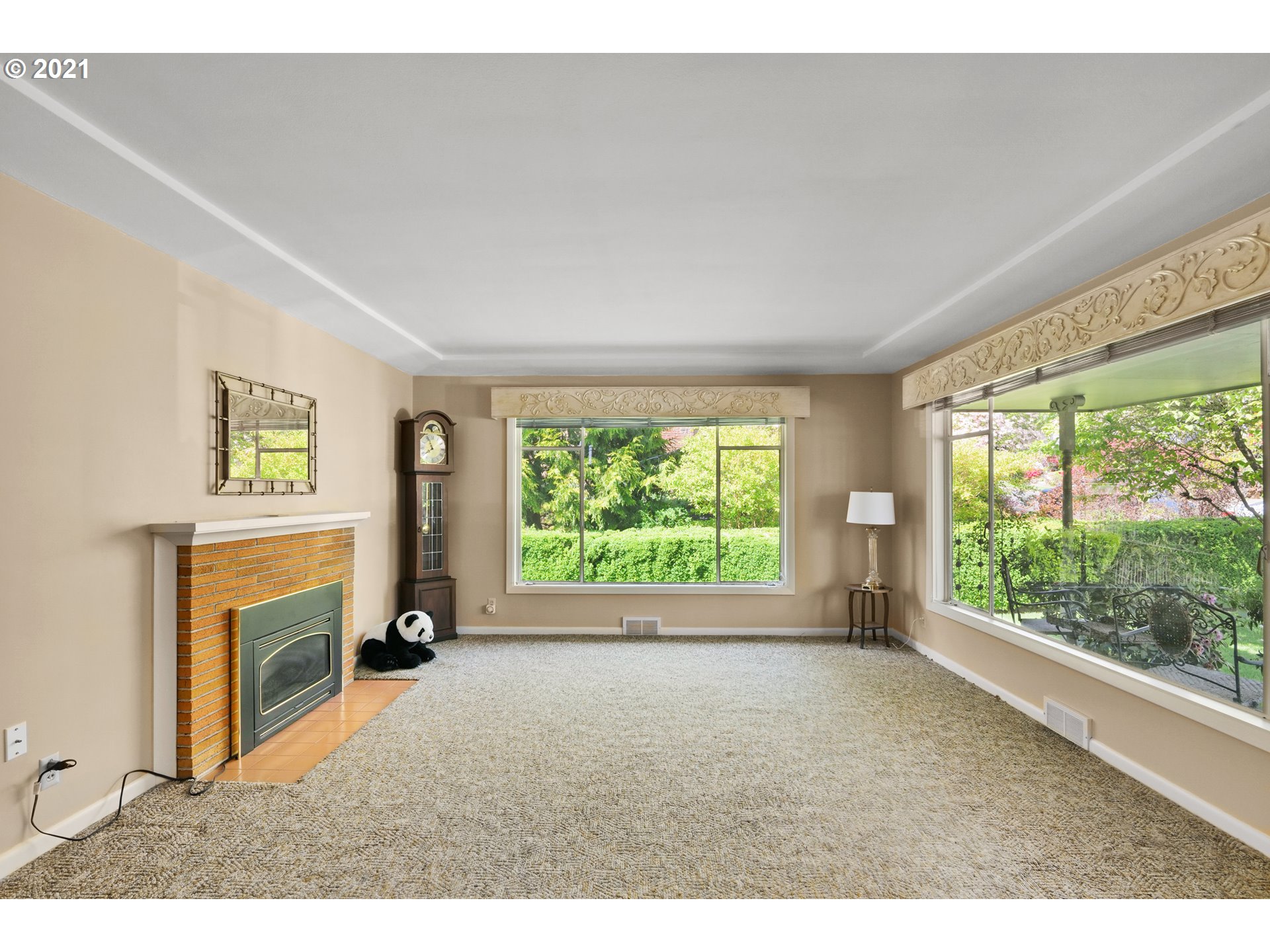 8121 Southwest 9th Avenue Portland, OR 97219 - Photo 10 of 22 Gallery Image 10