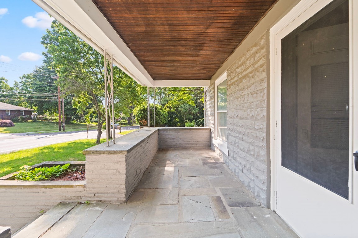 325 Riverside Drive Binghamton, NY 13905 - Photo 7 of 40