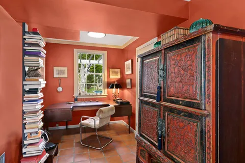 679 Hill Street, Southampton, NY 11968