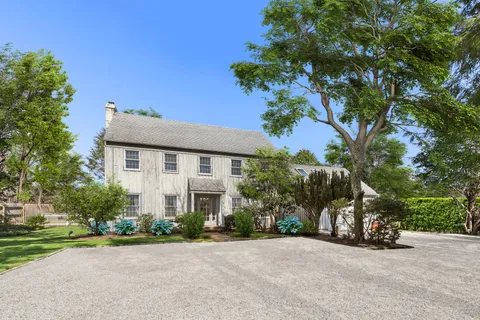 679 Hill Street, Southampton, NY 11968