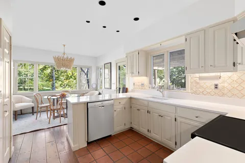 679 Hill Street, Southampton, NY 11968