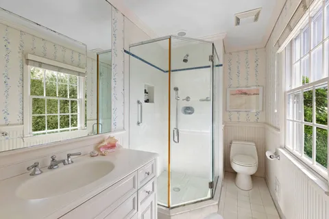 679 Hill Street, Southampton, NY 11968