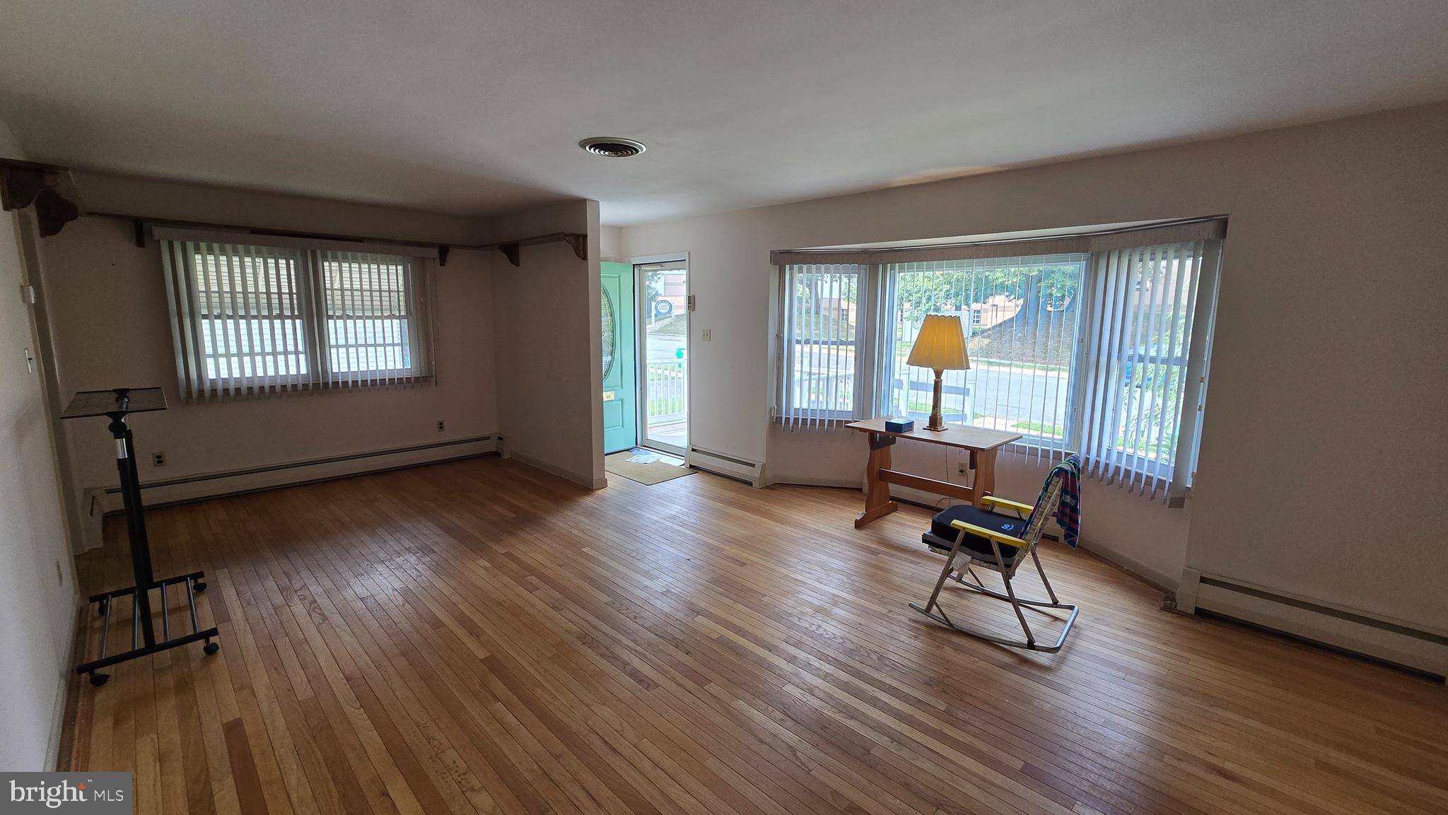 419 Holland Street Reading, PA 19607 - Photo 4 of 33