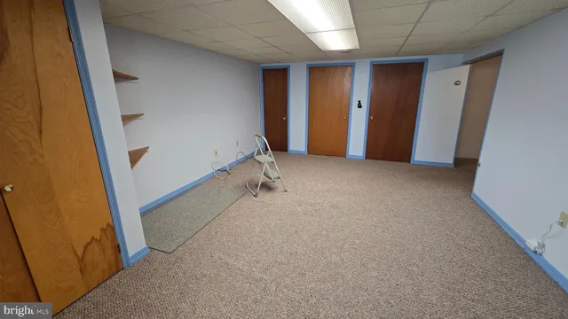 an empty room with closet