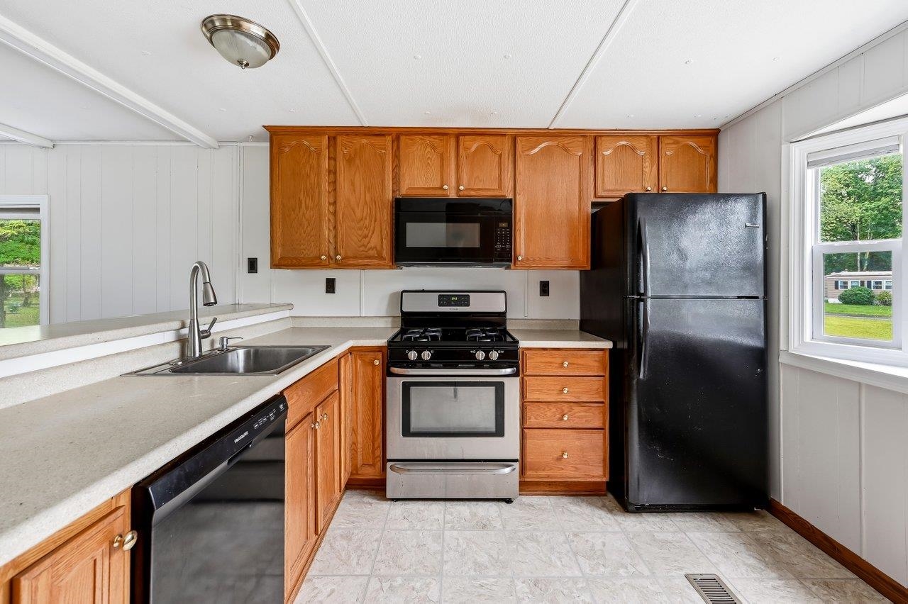 3 Checkerberry Court Rochester, NH 03867 - Photo 2 of 21 Gallery Image 2