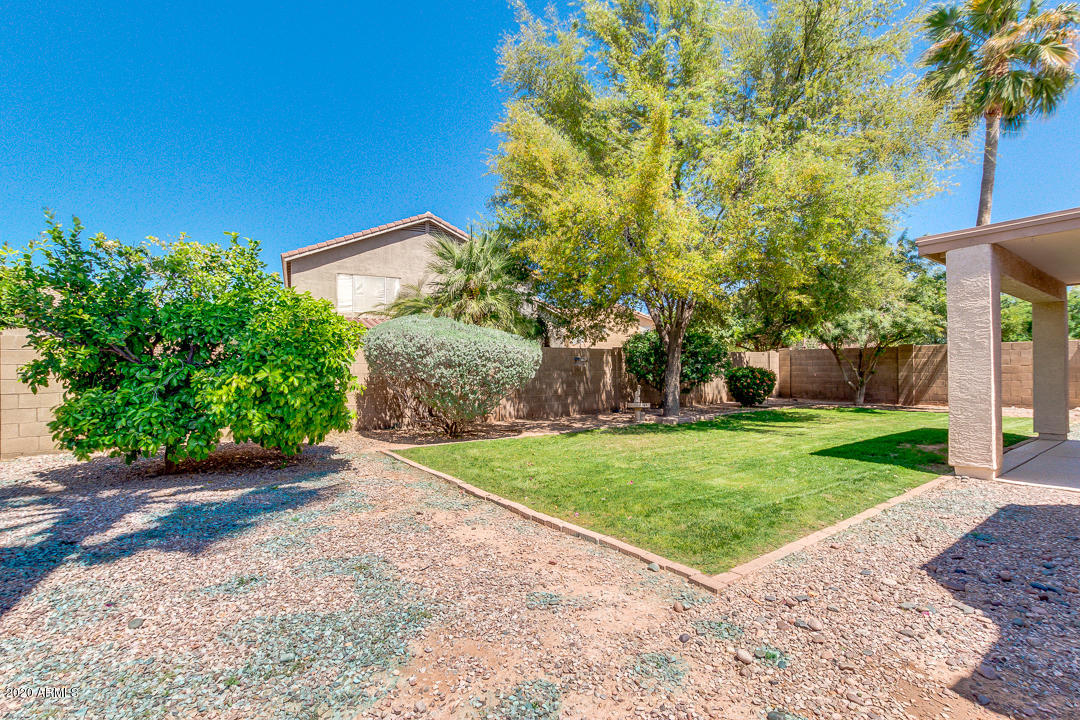 84 East Smoke Tree Road Gilbert, AZ 85296 - Photo 26 of 45 Privacy Abounds