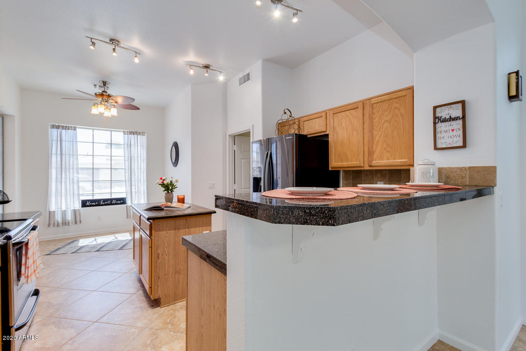 84 East Smoke Tree Road Gilbert, AZ 85296 - Photo 3 of 45 Breakfast Bar