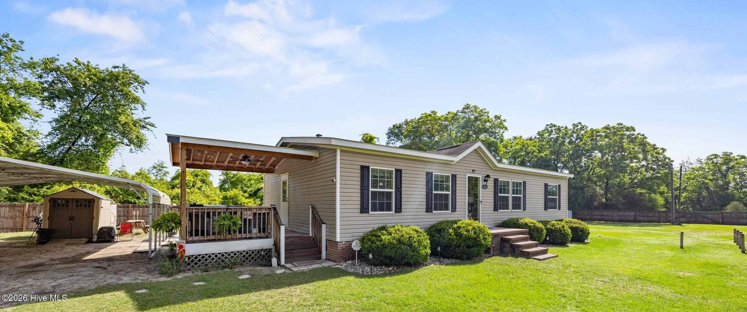 3_front exterior