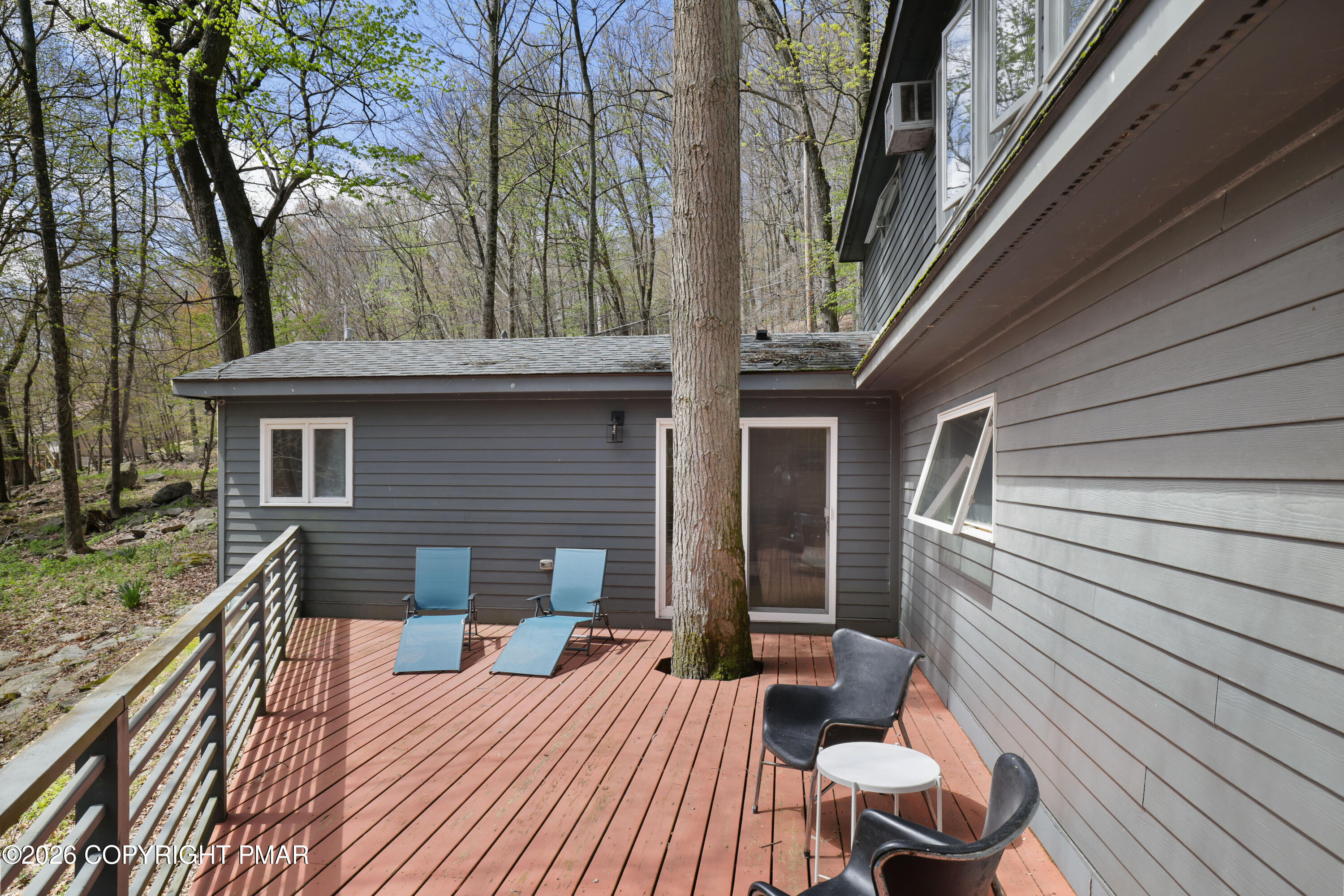 3140 Bear Road Bushkill, PA 18324 - Photo 21 of 50 21- Deck