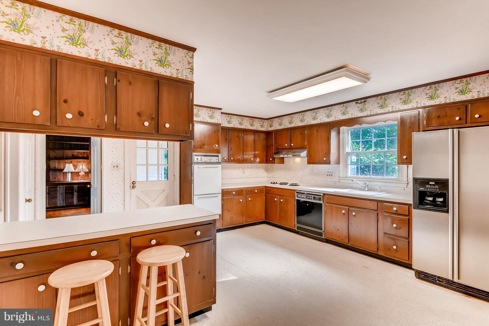 7835 Ellenham Road Baltimore, MD 21204 - Photo 10 of 22 Spacious eat in kitchen.