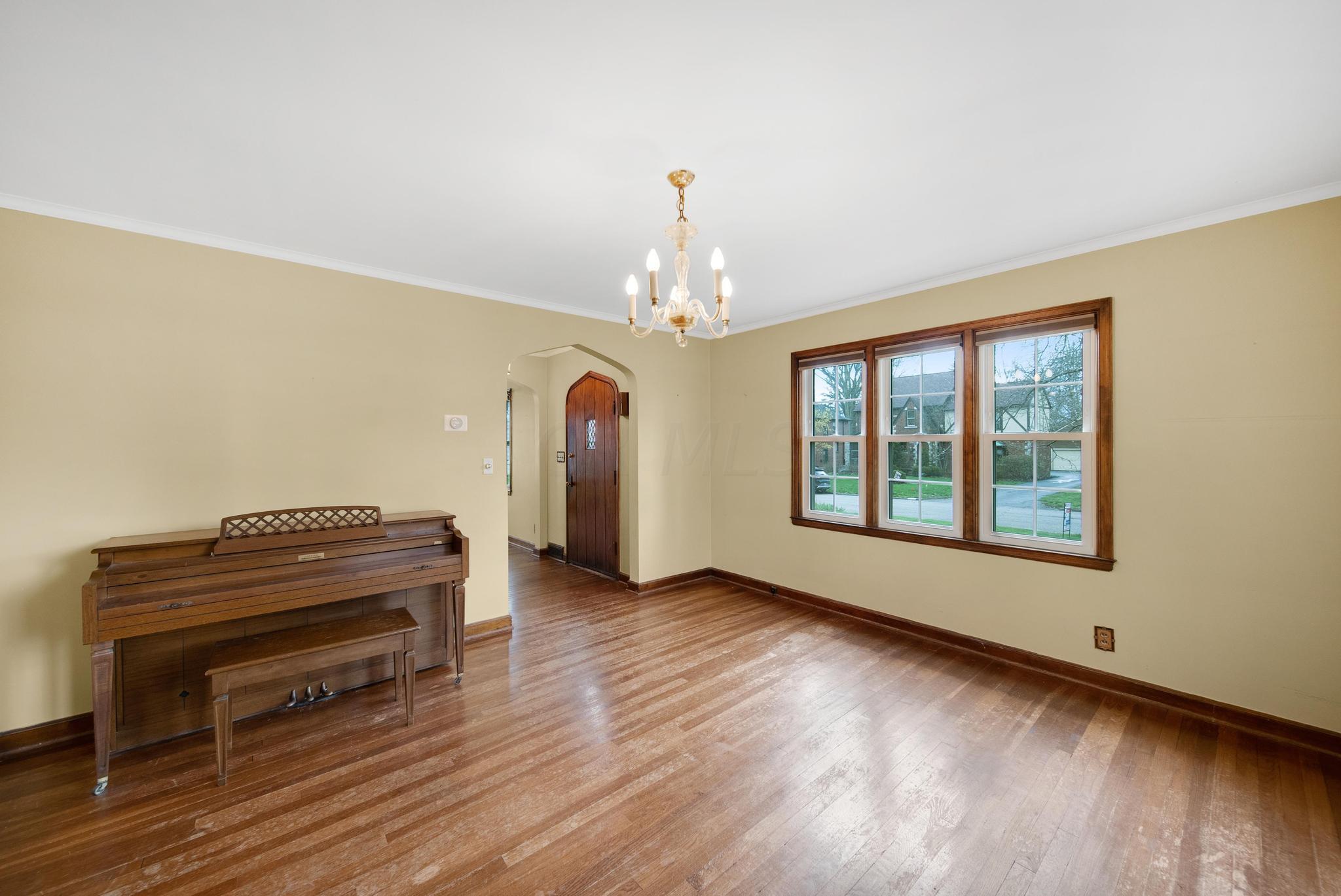 1160 Kingslea Road Columbus, OH 43209 - Photo 8 of 38 DSC08669_70_71