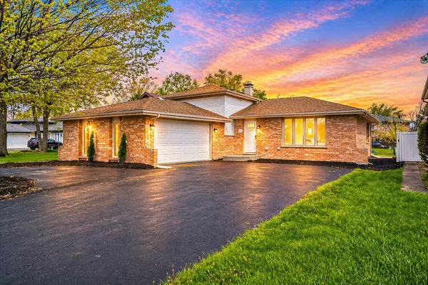 $343,999 | 3312 192nd Place, Lansing, IL 60438
