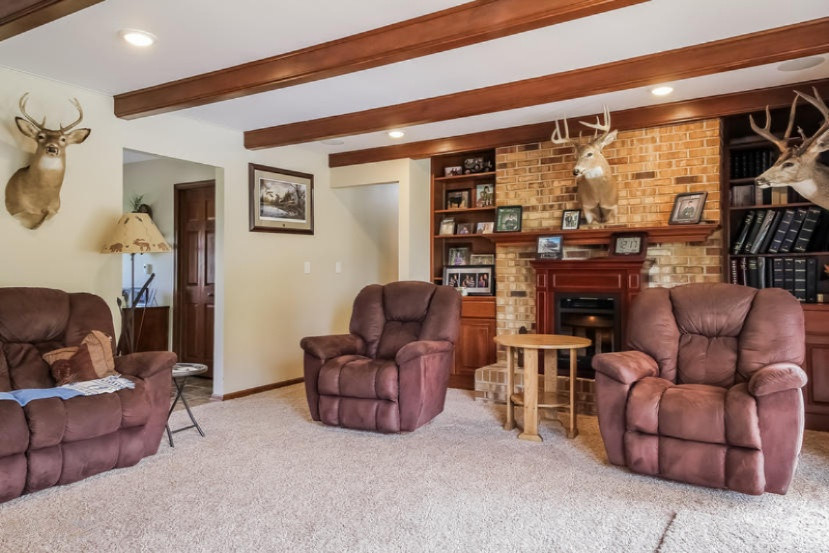 19646 Squires Road Conklin, MI 49403 - Photo 15 of 54 019-Family_Room-1815721-small