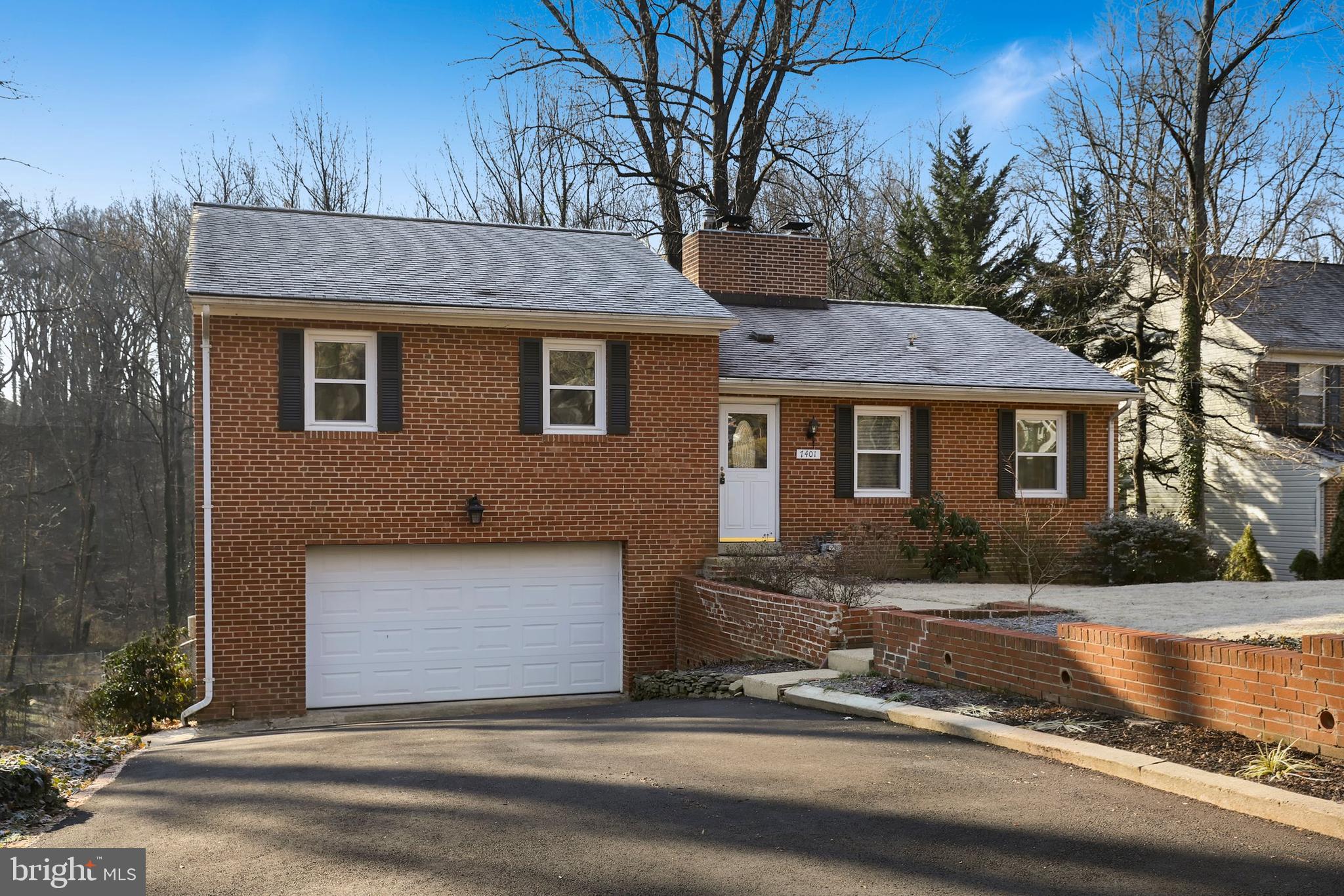 7401 Calamo Street Springfield, VA 22150 - Photo 3 of 42