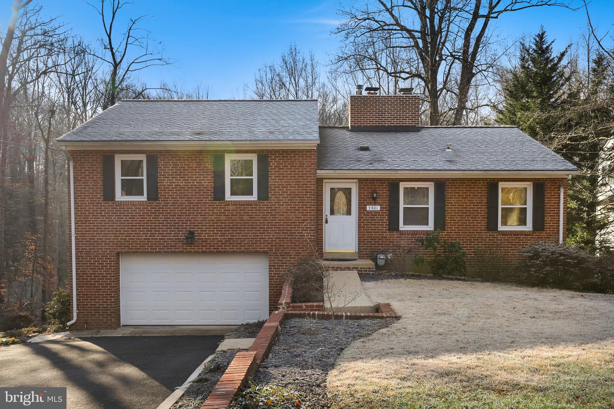 7401 Calamo Street Springfield, VA 22150 - Photo 4 of 42