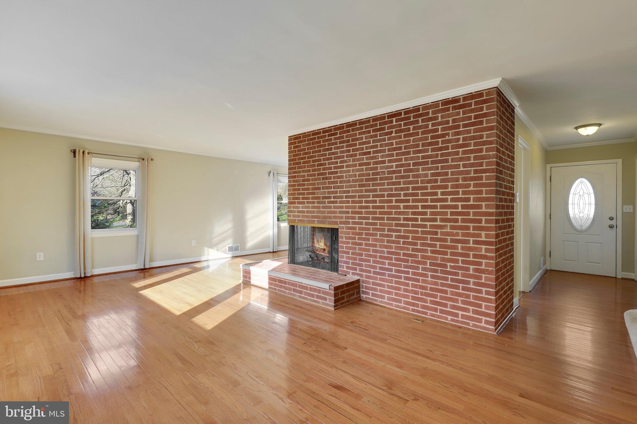 7401 Calamo Street Springfield, VA 22150 - Photo 6 of 42