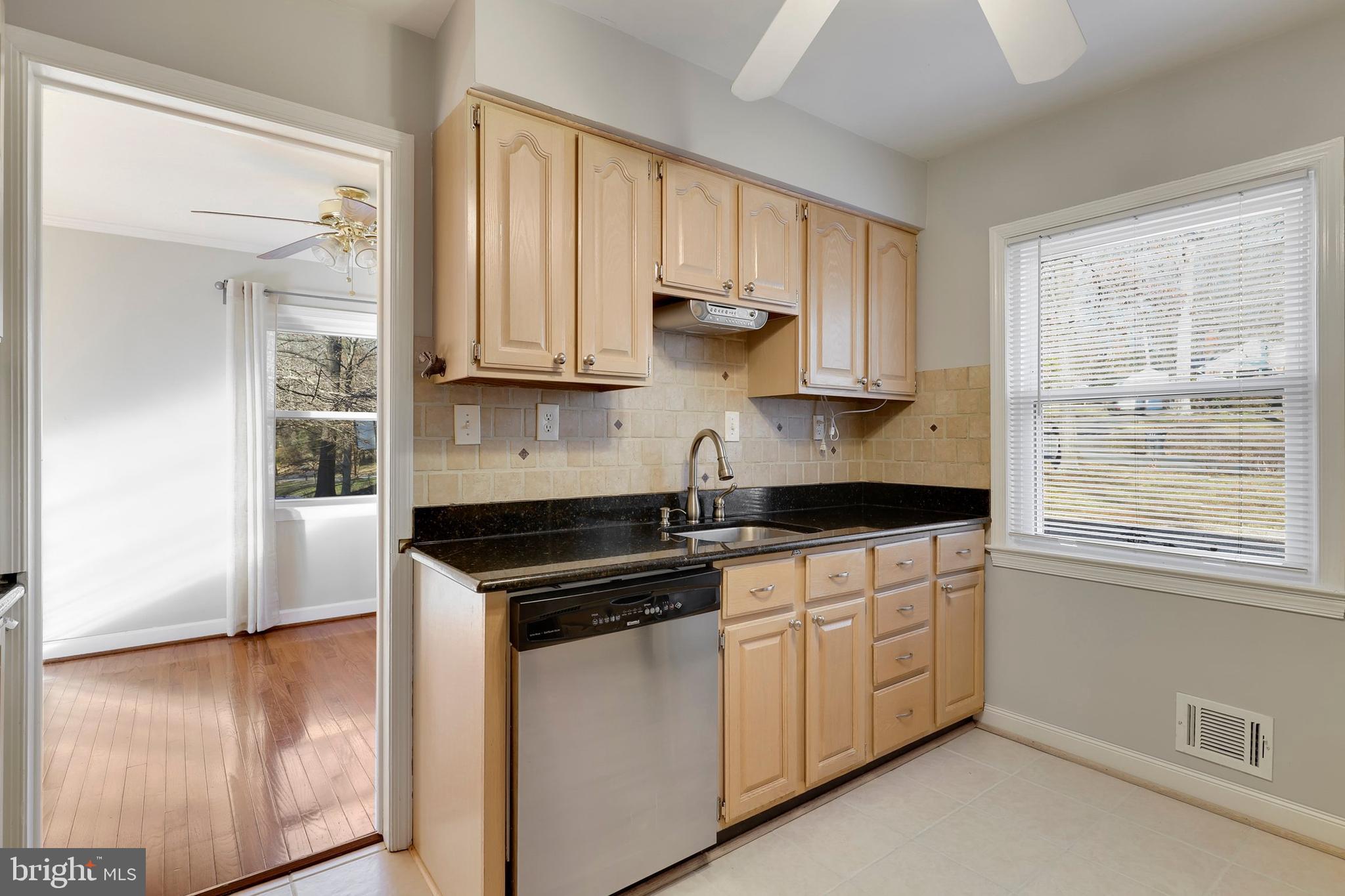7401 Calamo Street Springfield, VA 22150 - Photo 8 of 42