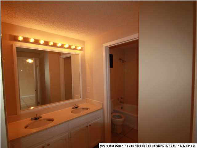 8029 Summa Avenue, Unit D Baton Rouge, LA 70809 - Photo 7 of 10