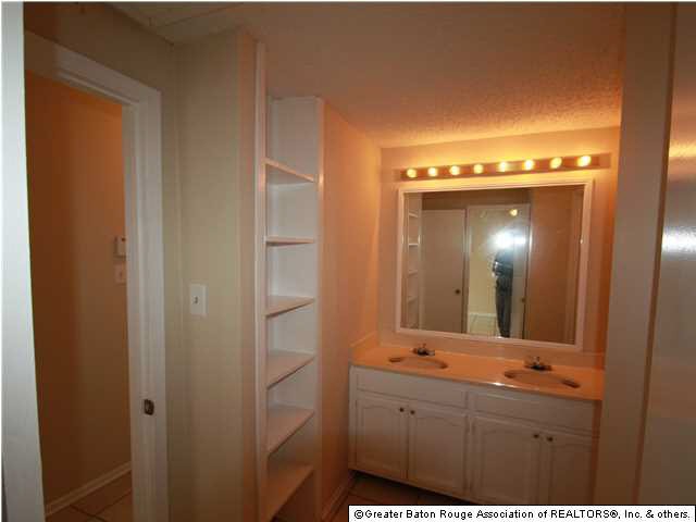 8029 Summa Avenue, Unit D Baton Rouge, LA 70809 - Photo 8 of 10