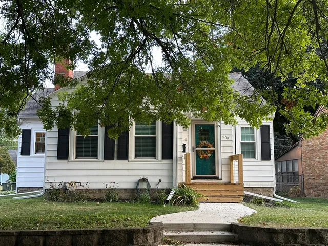 $125,000 | 609 West 11th Street, Sterling, IL 61081