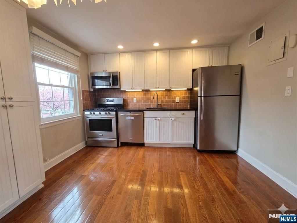 112 Darwin Avenue, Unit 27 Rutherford, NJ 07070 - Photo 10 of 11