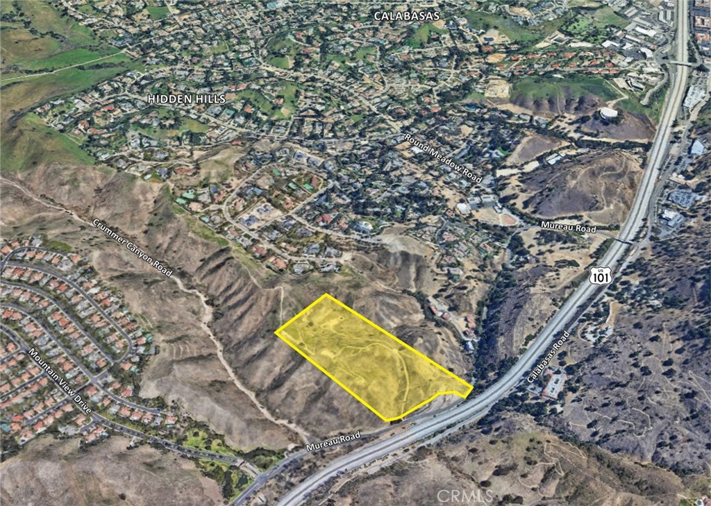 25201 Mureau Road Calabasas, CA 91302 - Photo 1 of 7 a view of a yard