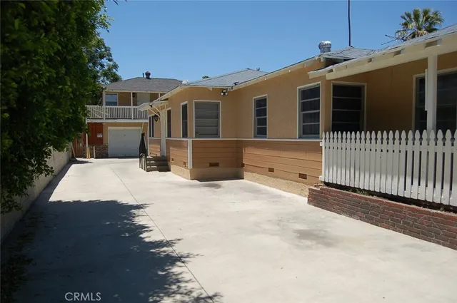 $1,795 | 667 North Towne Avenue, Pomona, CA 91767